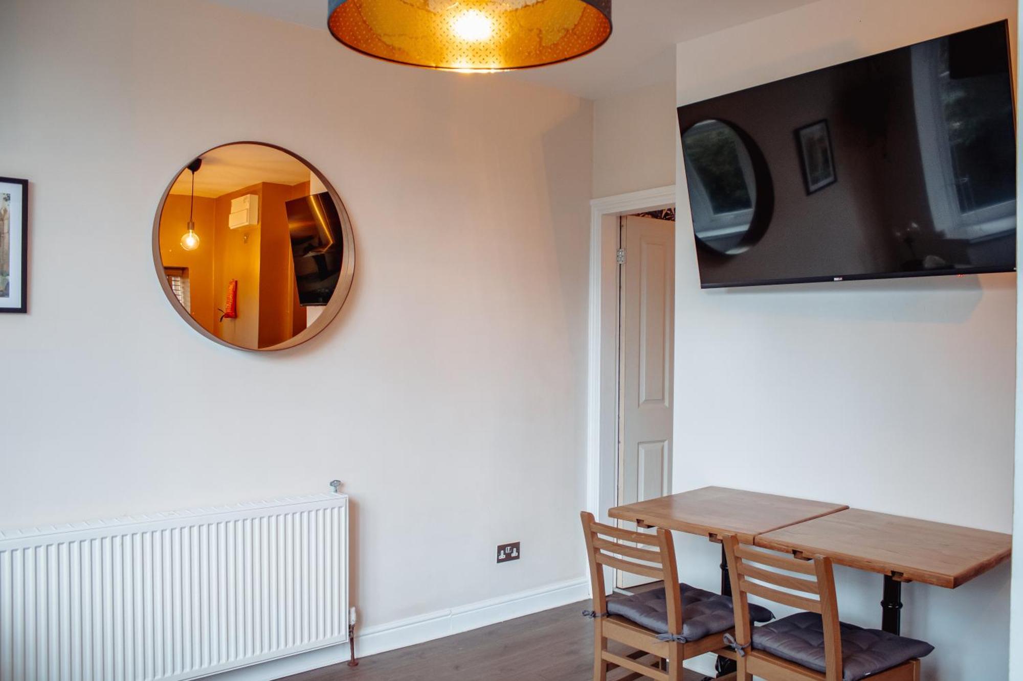 Spacious Flat With Free Parking Apartamento Harrogate Exterior foto