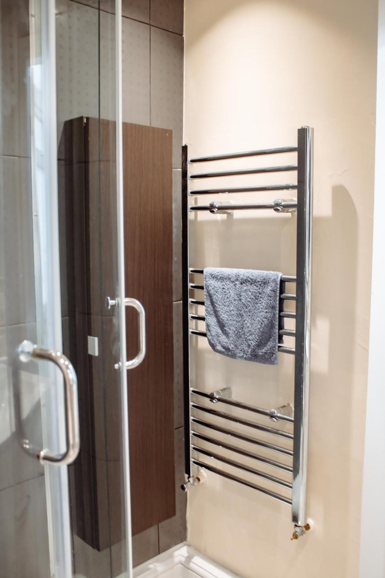Spacious Flat With Free Parking Apartamento Harrogate Exterior foto